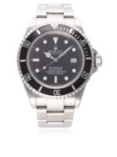 A GENTLEMAN'S STAINLESS STEEL ROLEX OYSTER PERPETUAL DATE SEA DWELLER BRACELET WATCH CIRCA 2002,