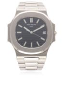 A FINE & RARE GENTLEMAN'S 18K SOLID WHITE GOLD PATEK PHILIPPE NAUTILUS "JUMBO" BRACELET WATCH