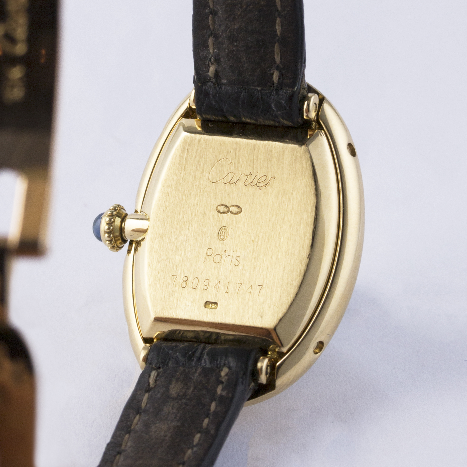 A FINE LADIES 18K SOLID GOLD CARTIER BAIGNOIRE WRIST WATCH CIRCA 1970s D: White dial with black - Image 7 of 7