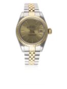 A LADIES STEEL & GOLD ROLEX OYSTER PERPETUAL DATEJUST BRACELET WATCH DATED 1994, REF. 69173 WITH