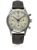 A GENTLEMAN'S STAINLESS STEEL LECOULTRE CHRONOGRAPH WRIST WATCH CIRCA 1960s, E 335 D: Silver dial