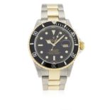 A GENTLEMAN'S STEEL & GOLD ROLEX OYSTER PERPETUAL DATE SUBMARINER BRACELET WATCH CIRCA 2001, REF.