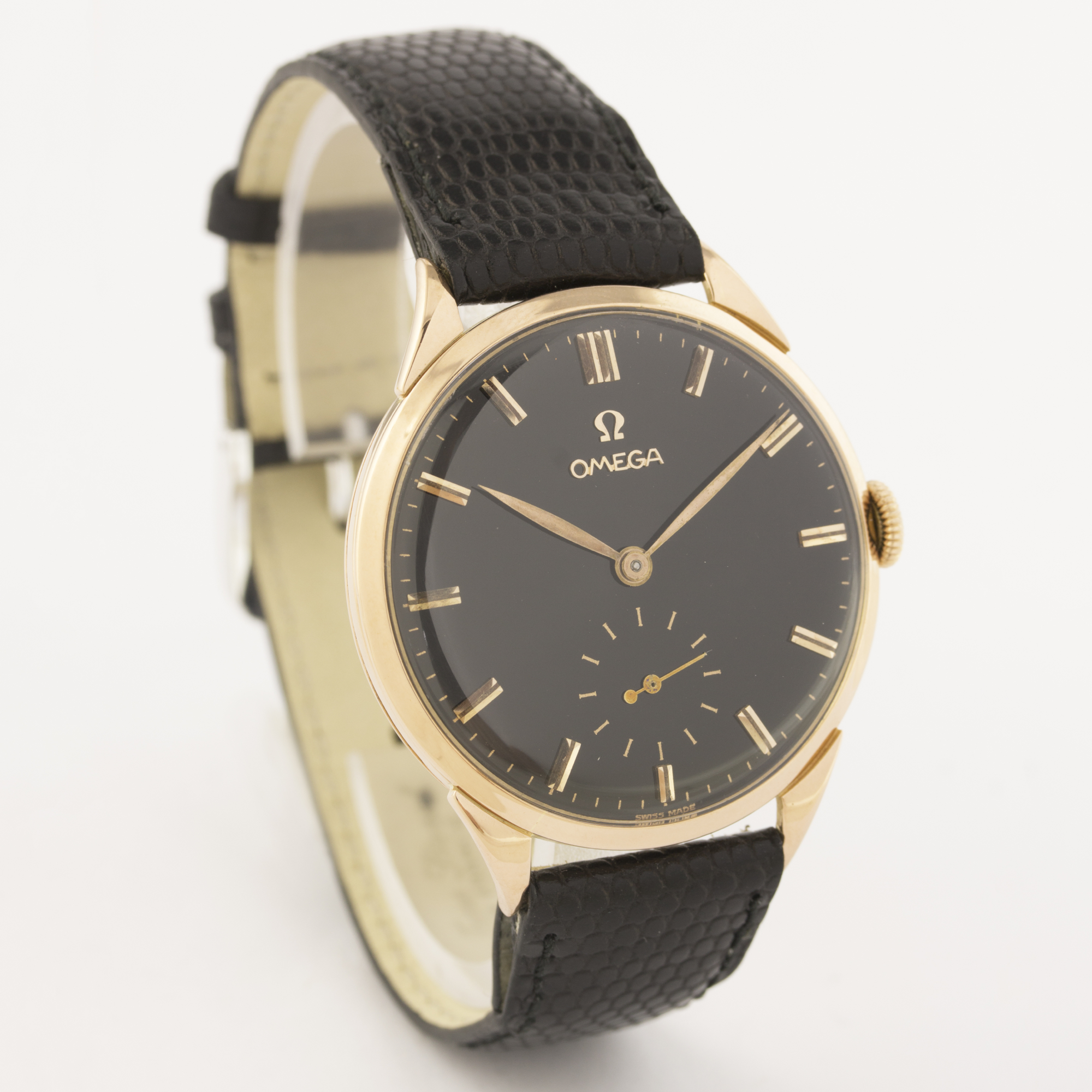 A GENTLEMAN'S LARGE SIZE 18K SOLID PINK GOLD OMEGA WRIST WATCH CIRCA 1950s, REF. 2619 D: Gloss black - Image 4 of 7