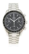 A GENTLEMAN'S STAINLESS STEEL OMEGA SPEEDMASTER AUTOMATIC CHRONOGRAPH BRACELET WATCH CIRCA 2007,