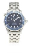 A GENTLEMAN'S MID SIZE STAINLESS STEEL OMEGA SEAMASTER PROFESSIONAL 300M AUTOMATIC BRACELET WATCH