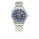 A GENTLEMAN'S MID SIZE STAINLESS STEEL OMEGA SEAMASTER PROFESSIONAL 300M AUTOMATIC BRACELET WATCH