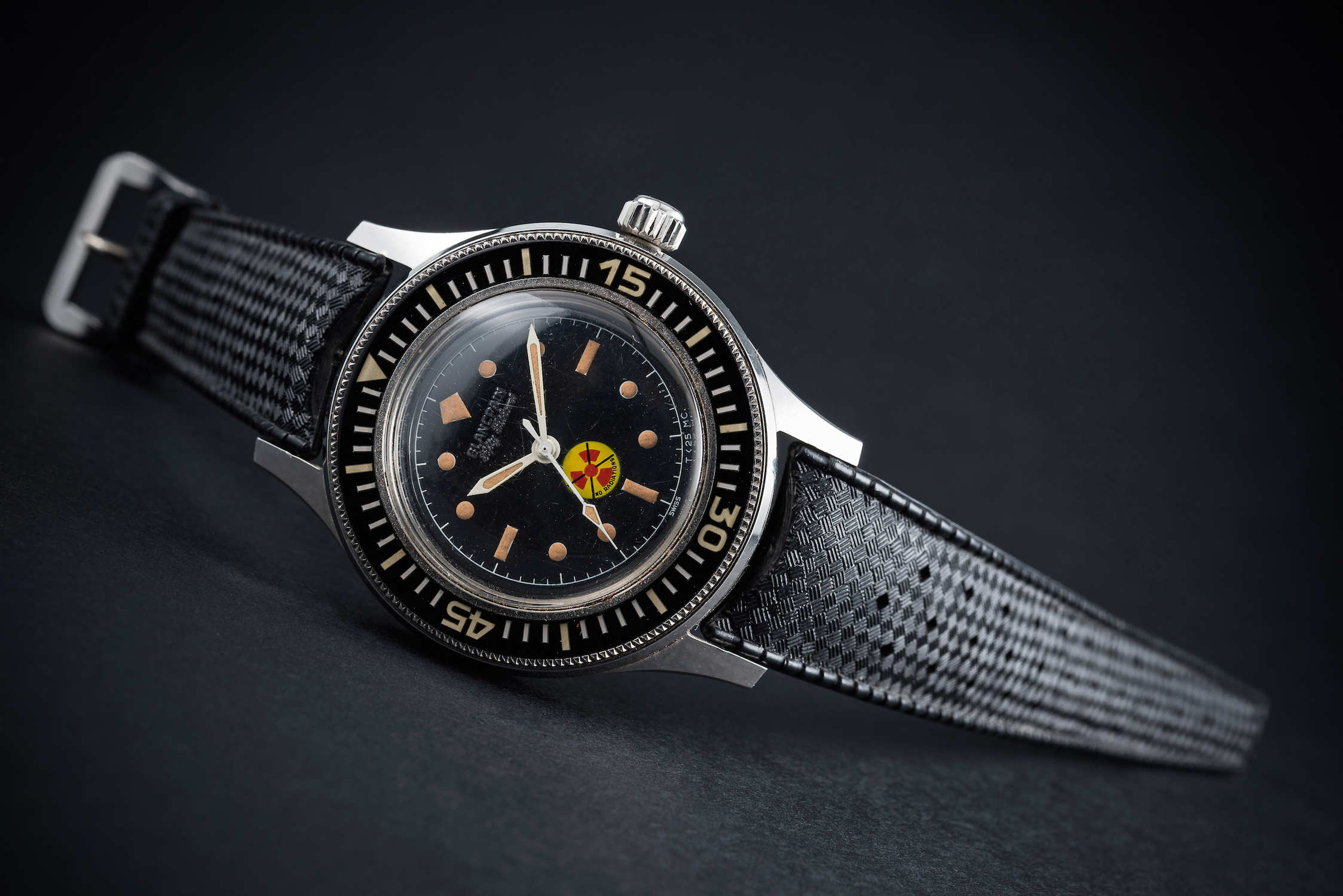 AN EXTREMELY RARE GENTLEMAN'S STAINLESS STEEL BLANCPAIN FIFTY FATHOMS DIVERS WRIST WATCH CIRCA 1960s - Image 2 of 9
