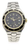 A GENTLEMAN'S LARGE SIZE STEEL & GOLD OMEGA SEAMASTER PROFESSIONAL 200M BRACELET WATCH CIRCA 1980s