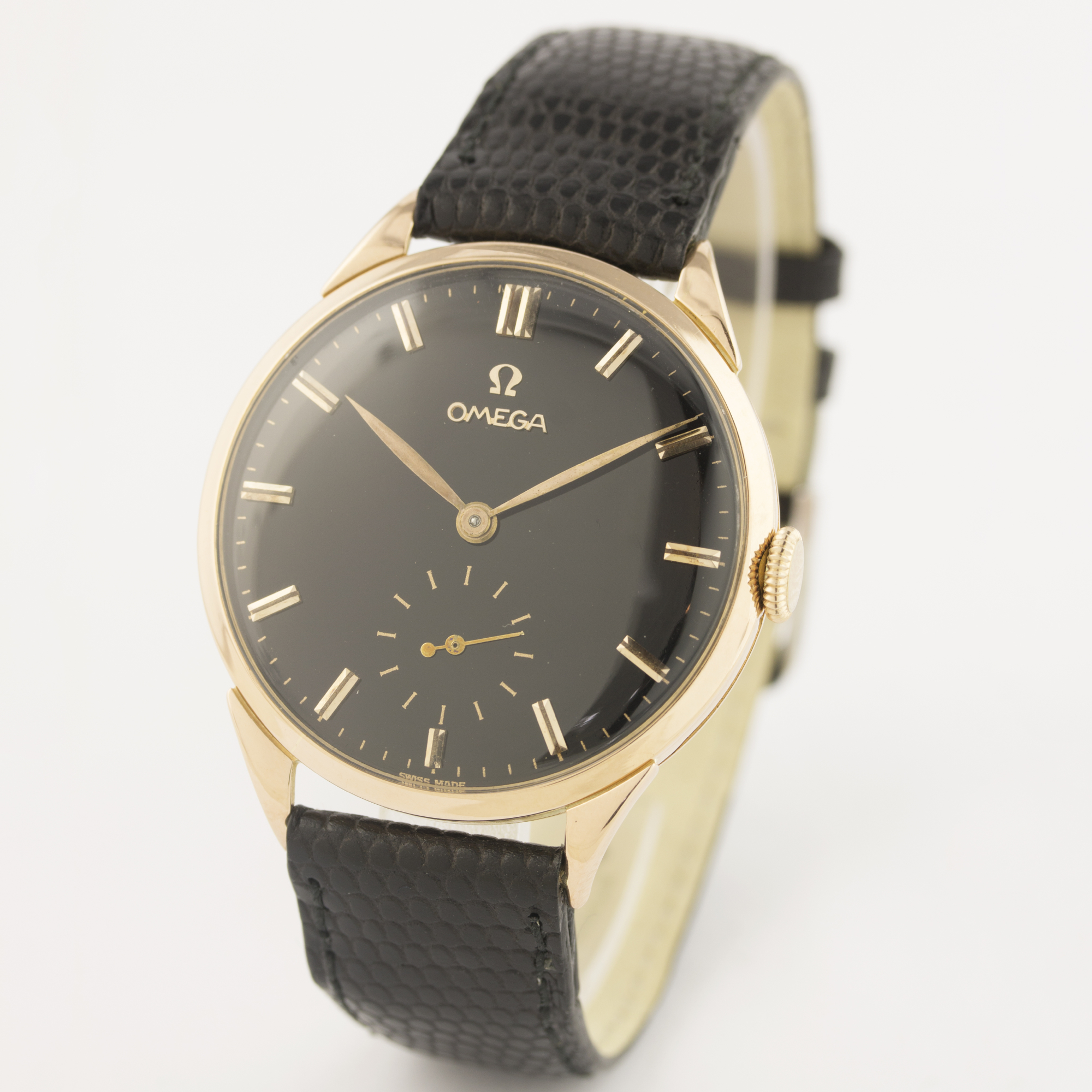 A GENTLEMAN'S LARGE SIZE 18K SOLID PINK GOLD OMEGA WRIST WATCH CIRCA 1950s, REF. 2619 D: Gloss black - Image 2 of 7