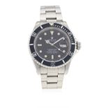 A GENTLEMAN'S STAINLESS STEEL ROLEX OYSTER PERPETUAL DATE SUBMARINER BRACELET WATCH DATED 1992, REF.