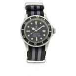 A GENTLEMAN'S STAINLESS STEEL ROLEX OYSTER PERPETUAL DATE SUBMARINER WRIST WATCH CIRCA 1979, REF.