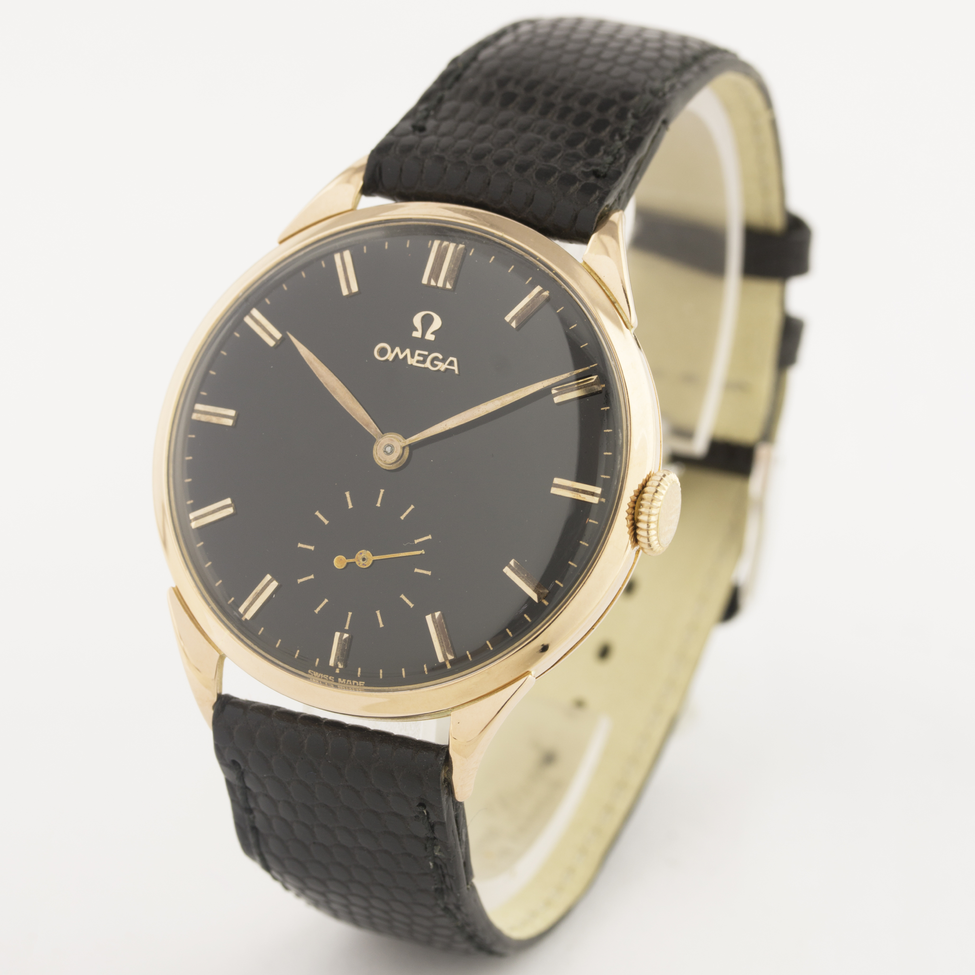 A GENTLEMAN'S LARGE SIZE 18K SOLID PINK GOLD OMEGA WRIST WATCH CIRCA 1950s, REF. 2619 D: Gloss black - Image 3 of 7