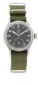 A GENTLEMAN'S STAINLESS STEEL BRITISH MILITARY OMEGA W.W.W. WRIST WATCH CIRCA 1940s D: Black dial