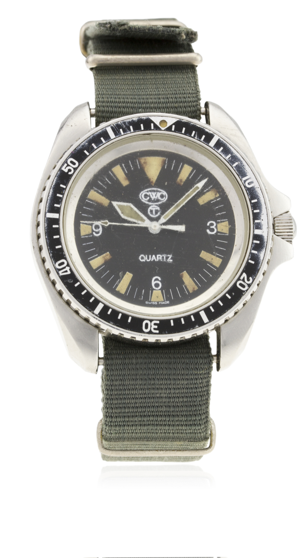 A RARE GENTLEMAN'S STAINLESS STEEL BRITISH MILITARY CWC QUARTZ ROYAL NAVY DIVERS WRIST WATCH DATED