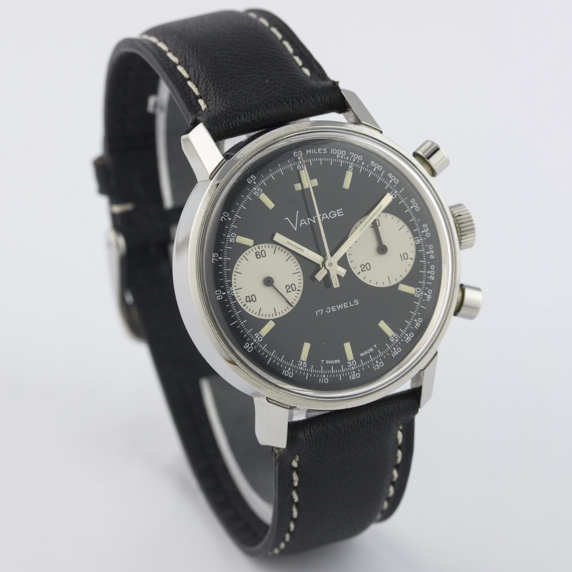 A GENTLEMAN’S STAINLESS STEEL VANTAGE CHRONOGRAPH WRIST WATCH CIRCA 1970 D: Black dial with luminous - Image 4 of 7