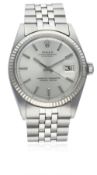 A GENTLEMAN'S STAINLESS STEEL & WHITE GOLD ROLEX OYSTER PERPETUAL DATEJUST BRACELET WATCH CIRCA