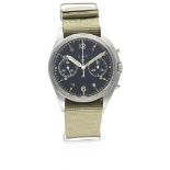 A GENTLEMAN'S STAINLESS STEEL BRITISH MILITARY CWC ROYAL NAVY PILOTS CHRONOGRAPH WRIST WATCH DATED