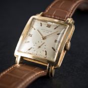 A RARE GENTLEMAN'S 18K SOLID GOLD PATEK PHILIPPE WRIST WATCH CIRCA 1948 D: Silver dial with