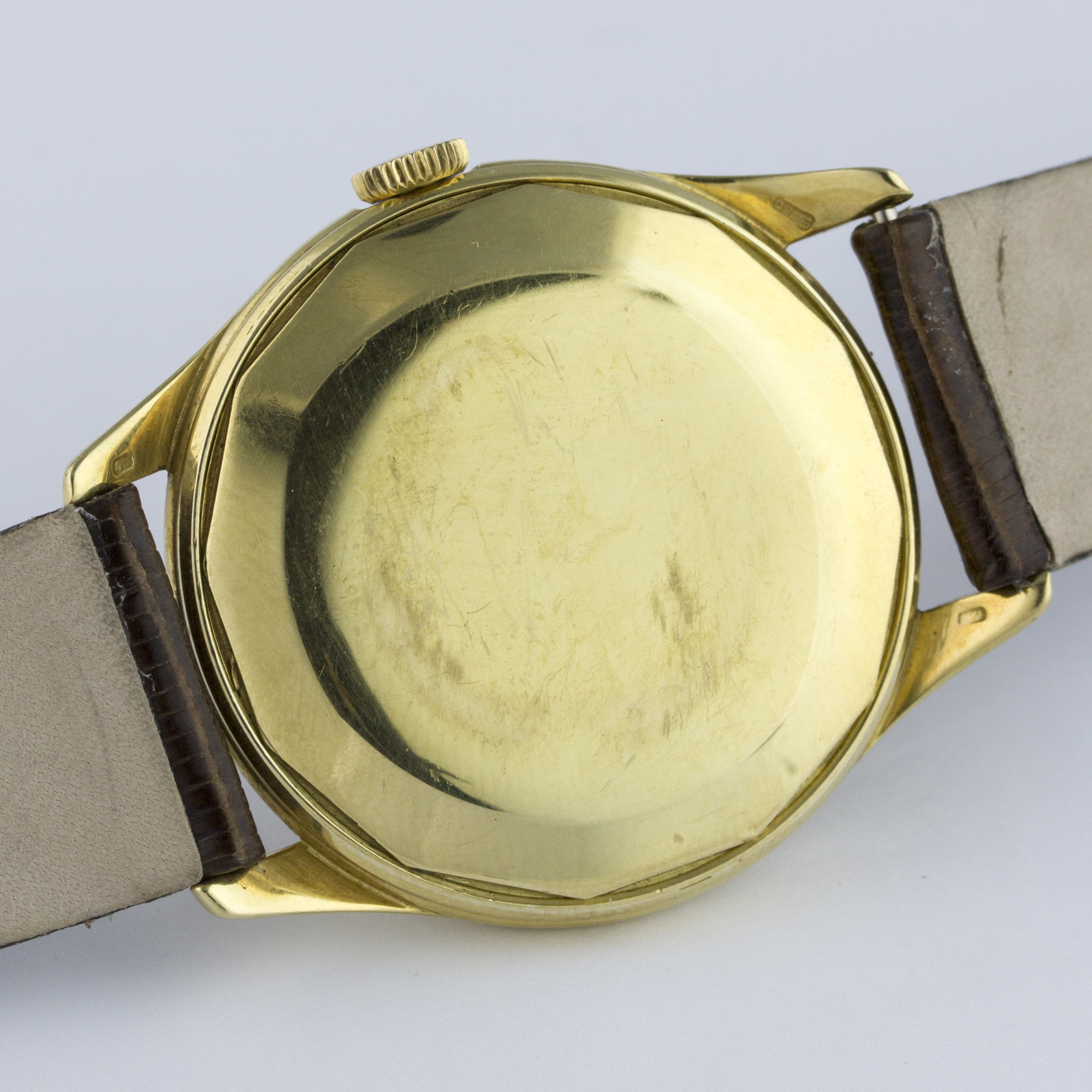 A FINE GENTLEMAN'S 18K SOLID GOLD AUDEMARS PIGUET WRIST WATCH CIRCA 1950s D: Silver dial with gilt - Image 6 of 8