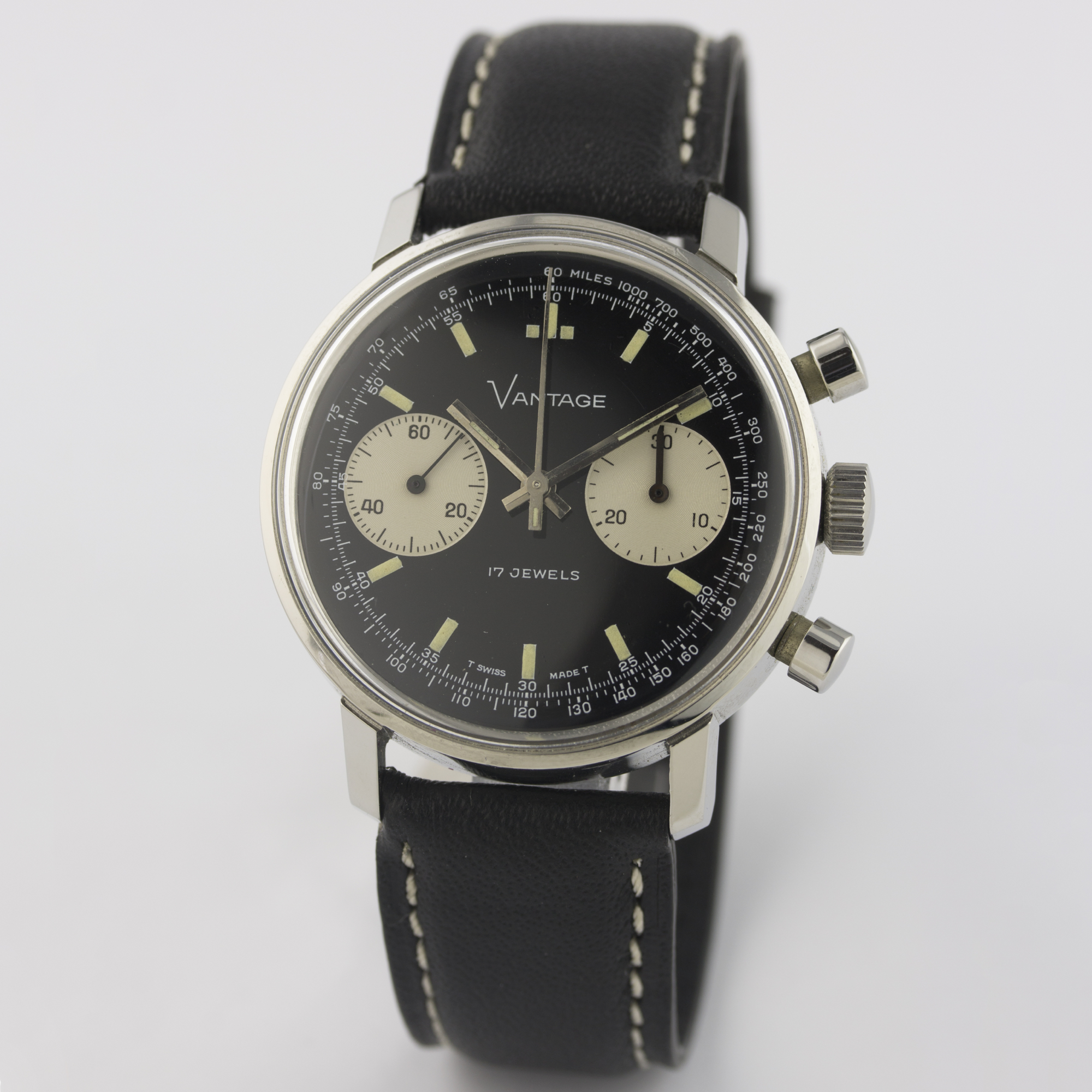 A GENTLEMAN’S STAINLESS STEEL VANTAGE CHRONOGRAPH WRIST WATCH CIRCA 1970 D: Black dial with luminous - Image 2 of 7