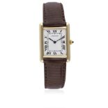 A GENTLEMAN'S 18K SOLID GOLD CARTIER TANK WRIST WATCH CIRCA 1990 D: White dial with black Roman