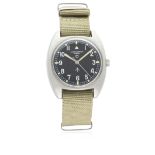 A GENTLEMAN'S STAINLESS STEEL BRITISH MILITARY RAF HAMILTON GENEVE PILOTS WRIST WATCH DATED 1974