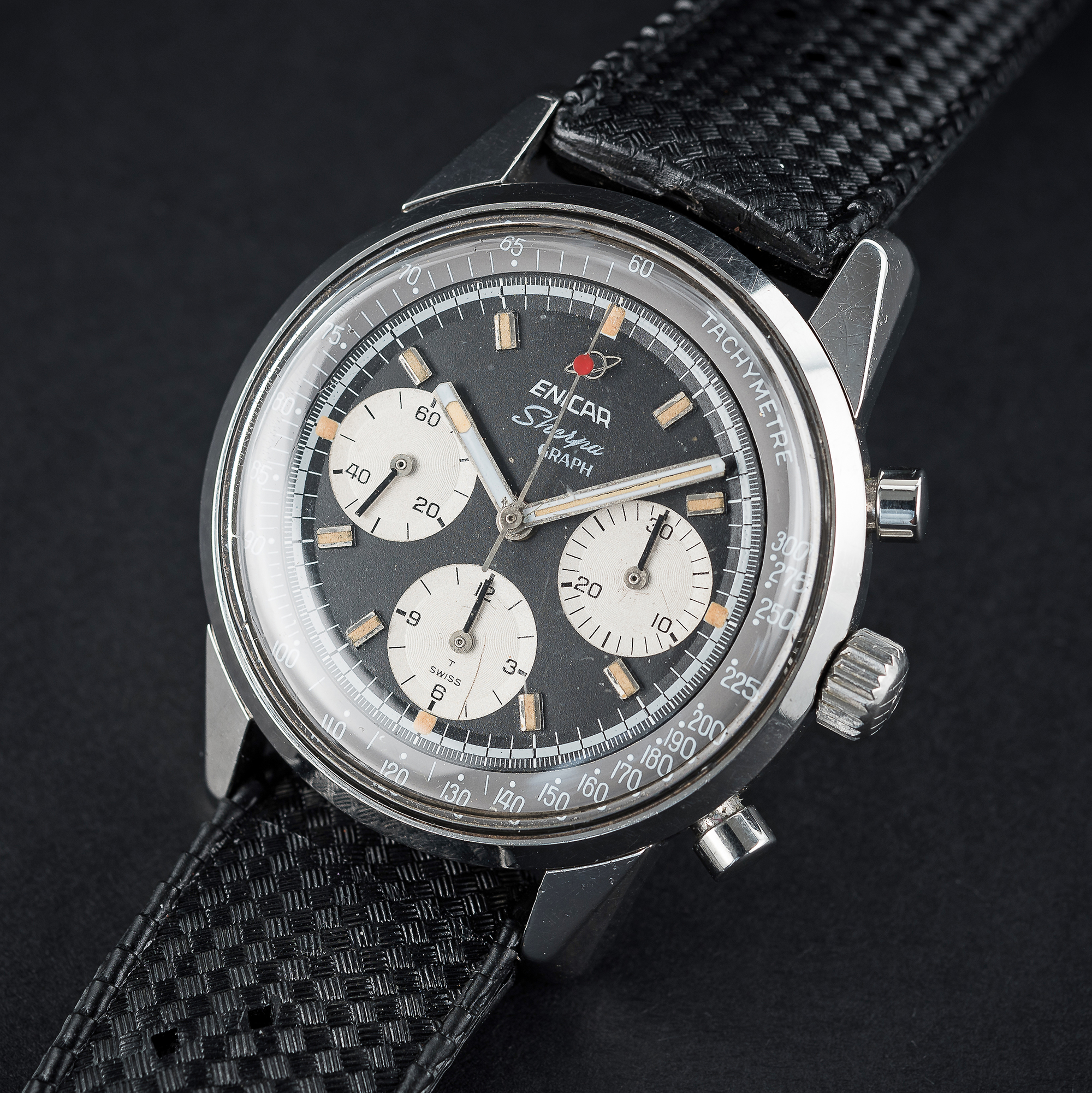 A RARE GENTLEMAN'S STAINLESS STEEL ENICAR SHERPA GRAPH CHRONOGRAPH WRIST WATCH CIRCA 1967 D: Black