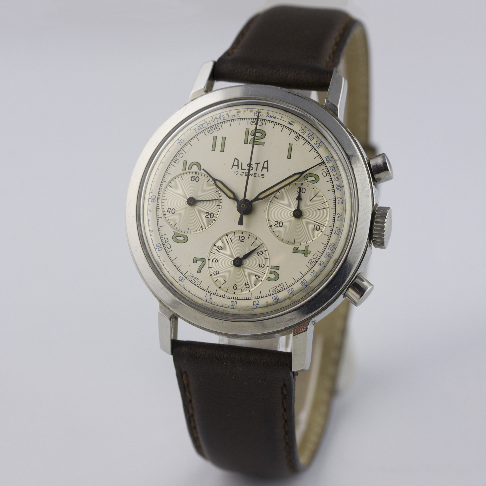 A GENTLEMAN'S LARGE SIZE STAINLESS STEEL ALSTA CHRONOGRAPH WRIST WATCH CIRCA 1950s D: Silver dial - Image 2 of 7