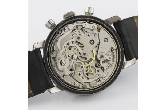 A GENTLEMAN’S KURFURST CHRONOGRAPH WRIST WATCH CIRCA 1970 D: Black dial with luminous markers, two - Image 6 of 7