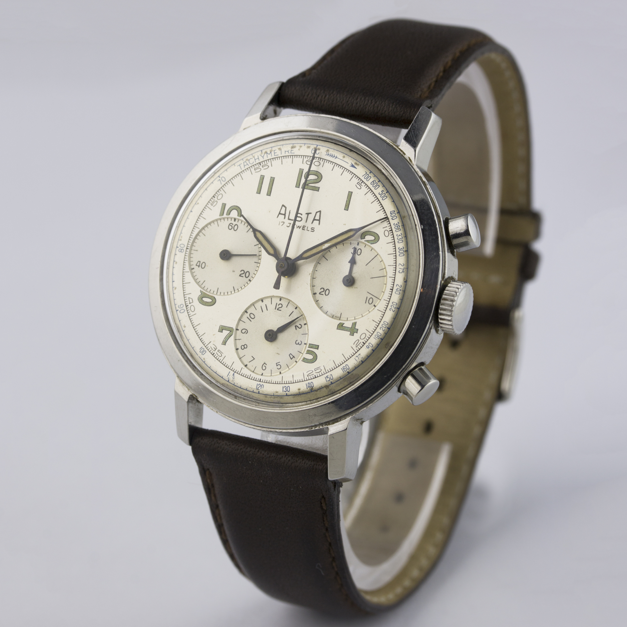 A GENTLEMAN'S LARGE SIZE STAINLESS STEEL ALSTA CHRONOGRAPH WRIST WATCH CIRCA 1950s D: Silver dial - Image 3 of 7