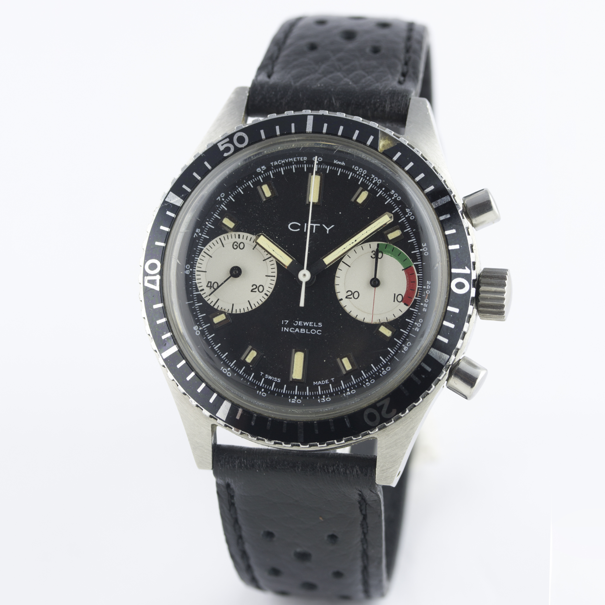 A GENTLEMAN’S STAINLESS STEEL CITY CHRONOGRAPH WRIST WATCH CIRCA 1970s D: Black dial with luminous - Image 2 of 10