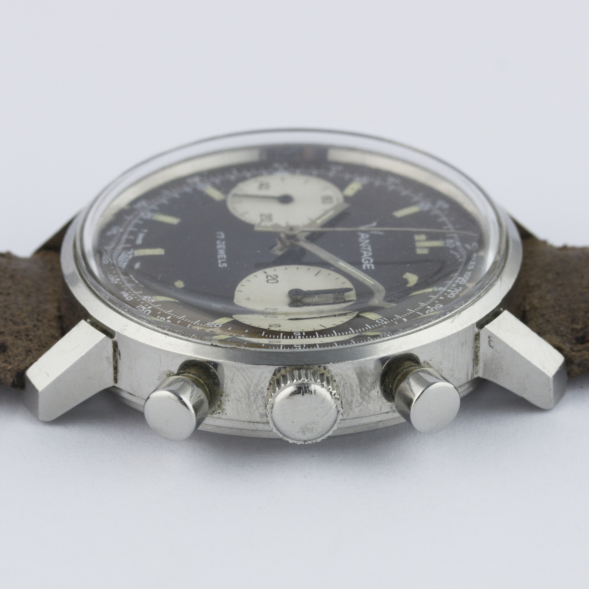A GENTLEMAN’S STAINLESS STEEL VANTAGE CHRONOGRAPH WRIST WATCH CIRCA 1970 WITH "CHOCOLATE" DIAL D: - Image 7 of 8
