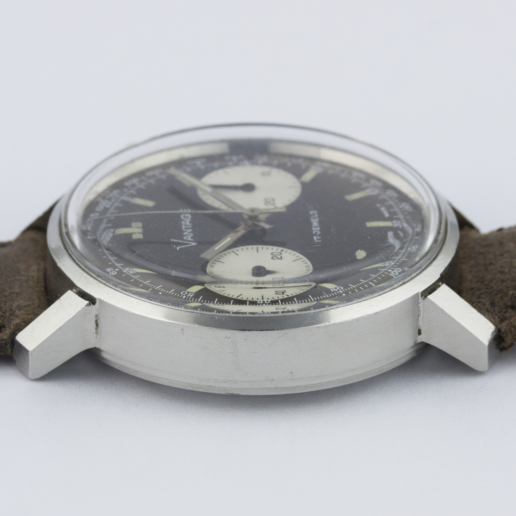 A GENTLEMAN’S STAINLESS STEEL VANTAGE CHRONOGRAPH WRIST WATCH CIRCA 1970 WITH "CHOCOLATE" DIAL D: - Image 8 of 8