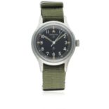 A GENTLEMAN'S STAINLESS STEEL BRITISH MILITARY HAMILTON RAF PILOTS WRIST WATCH CIRCA 1960s D: