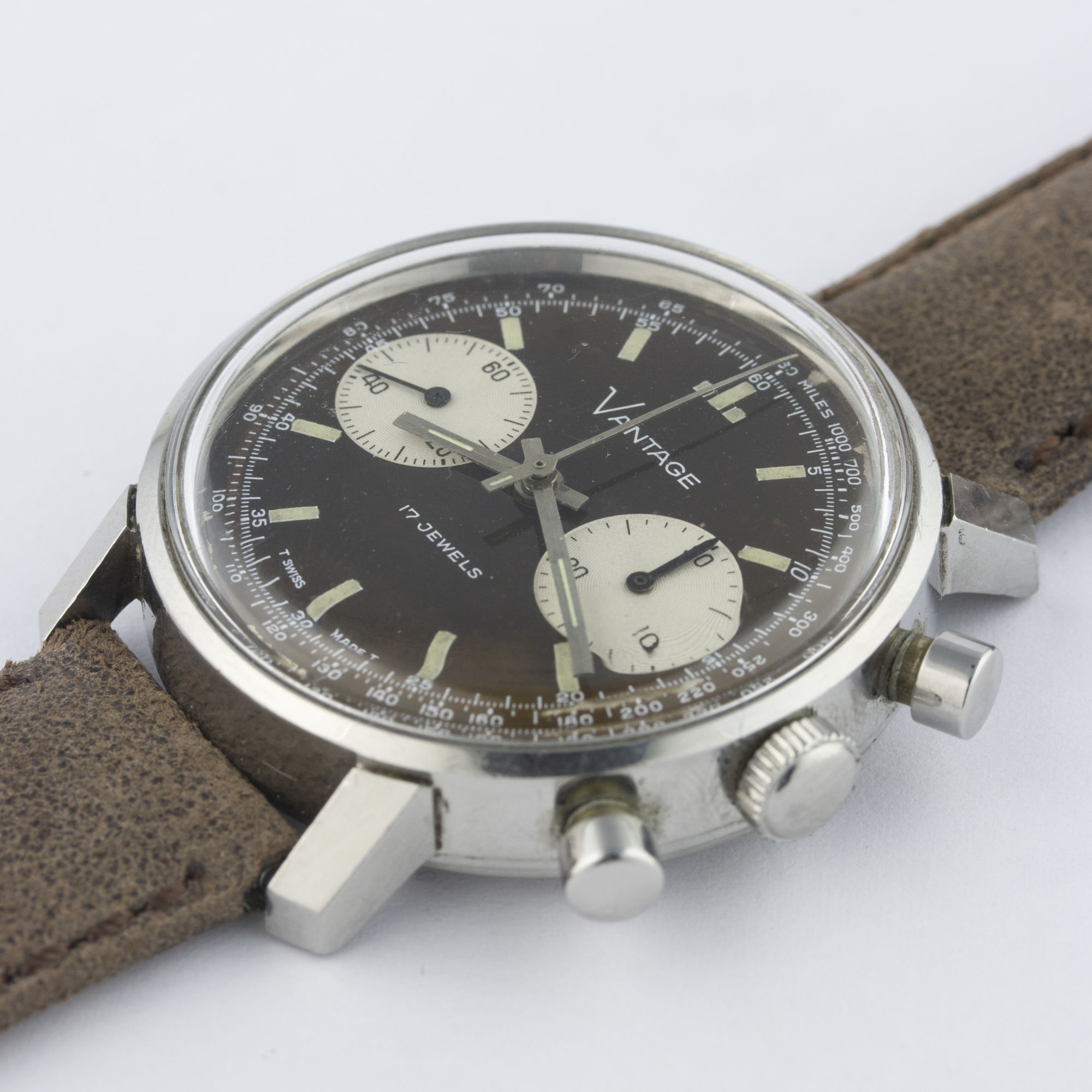 A GENTLEMAN’S STAINLESS STEEL VANTAGE CHRONOGRAPH WRIST WATCH CIRCA 1970 WITH "CHOCOLATE" DIAL D: - Image 3 of 8