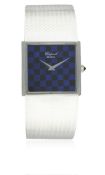 A FINE GENTLEMAN'S 18K SOLID WHITE GOLD CHOPARD BRACELET WATCH CIRCA 1980s, REF. 2044 1 D: Blue