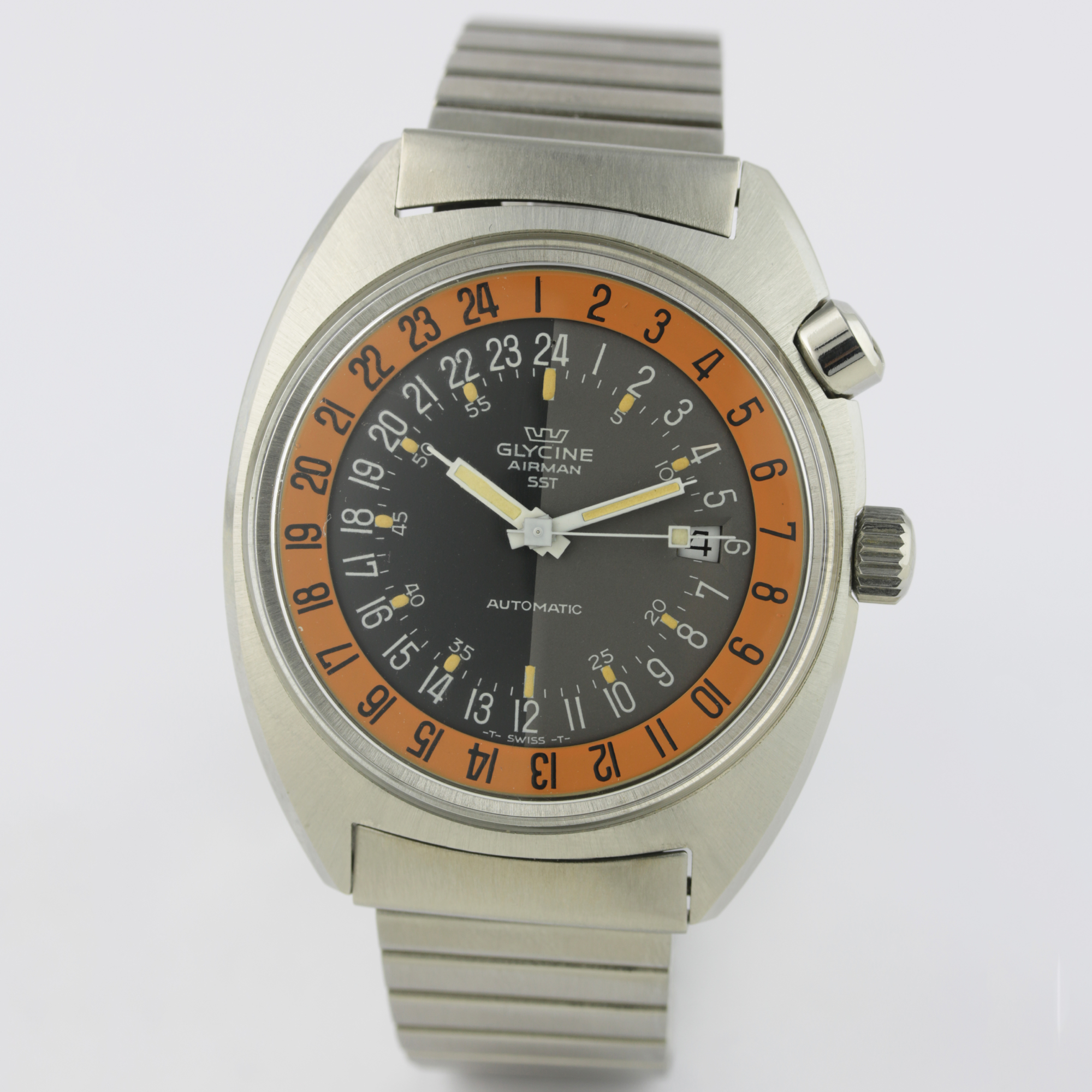 A GENTLEMAN'S "NOS" STAINLESS STEEL GLYCINE AIRMAN SST "PUMPKIN" AUTOMATIC BRACELET WATCH CIRCA 1968 - Image 2 of 10