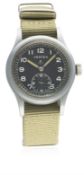 A GENTLEMAN'S BRITISH MILITARY VERTEX W.W.W. WRIST WATCH CIRCA 1940s D: Black dial with Arabic