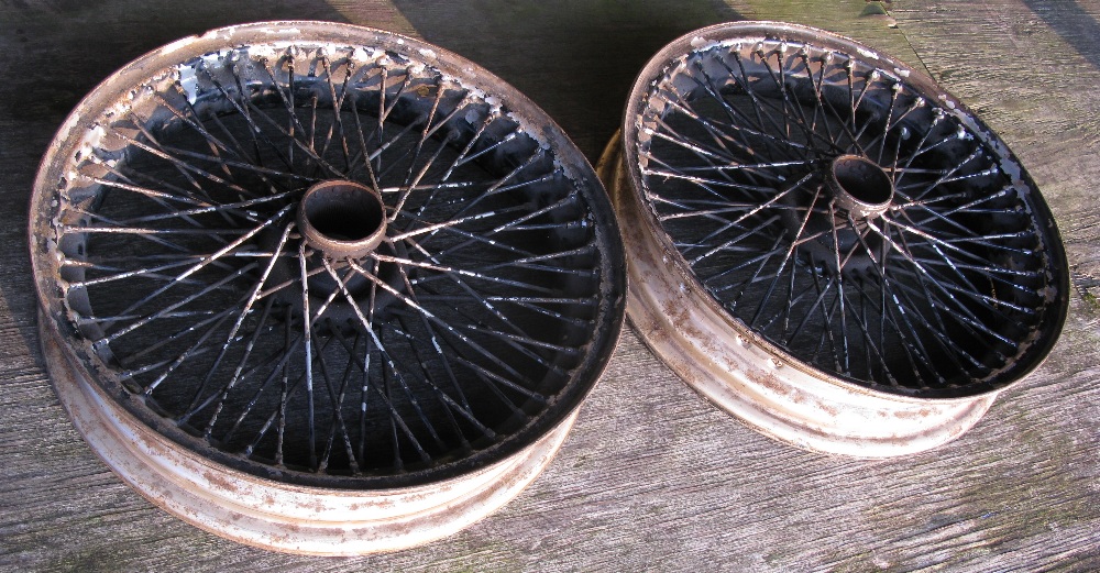 Two 20" splined hub wheels, 48 spokes outer lacing, 24 spokes inner lacing, - Image 2 of 2