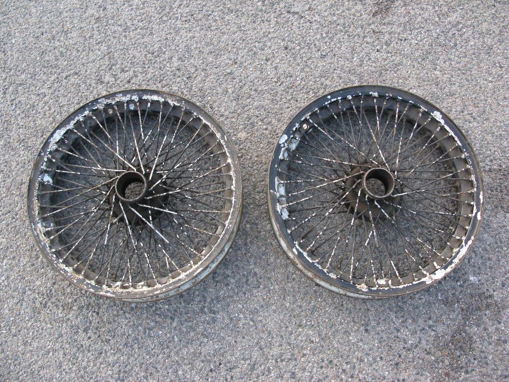 Two 20" splined hub wheels, 48 spokes outer lacing, 24 spokes inner lacing,