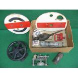 Box of railway items to include: SR (Ashford) loco mans oiler, BR brass pyerene extinguisher,