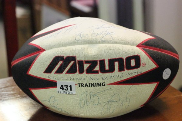 Mizuno Rugby Ball signed 1997 / 98 New Zealand All Blacks including Jonah Lomu