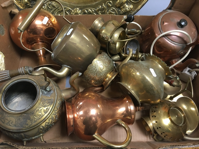 Tray of Mixed Copper and Brass ware - Image 2 of 4