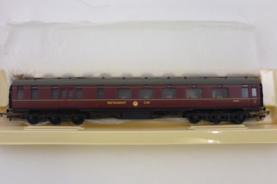 Boxed ltd edn OO gauge Hornby R2112 The Caledonian Train Pack with Duchess Class locomotive and - Image 8 of 10