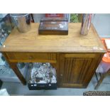 Early 20th century Oak Single Pedestal Desk with Drawer and Cupboard