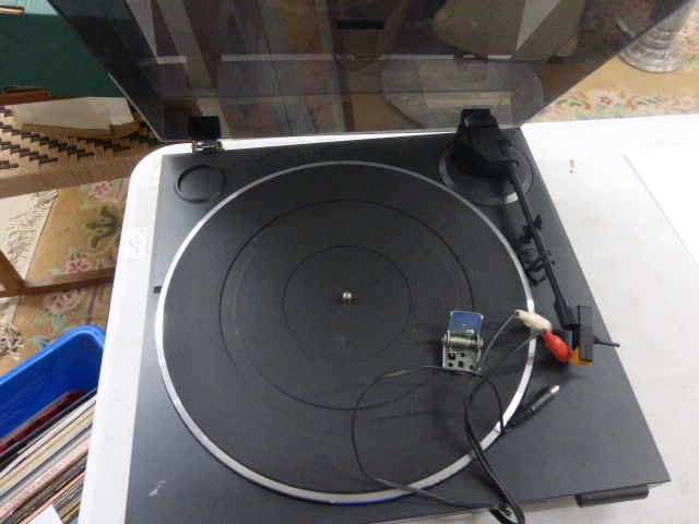 Record deck - Pioneer stereo turntable PL295, untested