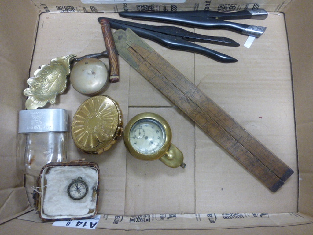 Collection of Small Collectables including Folding Rule, Ebony Glove Stretchers, Corkscrew, - Image 5 of 5