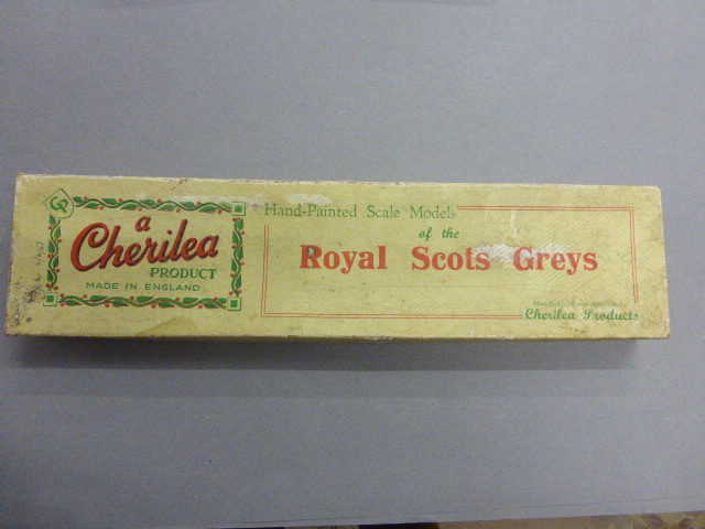 Boxed set of five Royal Scots Greys plus another six on foot and 1 x mounted (overall gd - Image 2 of 2