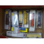 11 Cased N gauge items of rolling stock to include Atlas x 6, Roundhouse x 2, Con-Cor and Athearn,