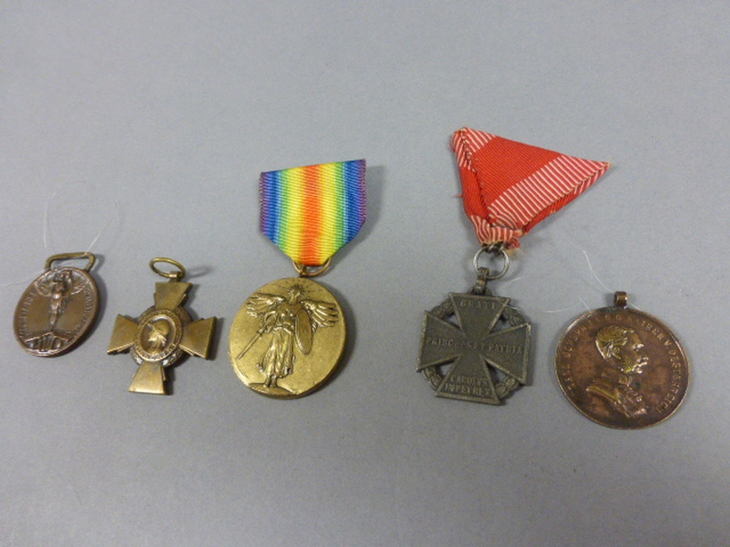 Five WWI medals including Peace medal